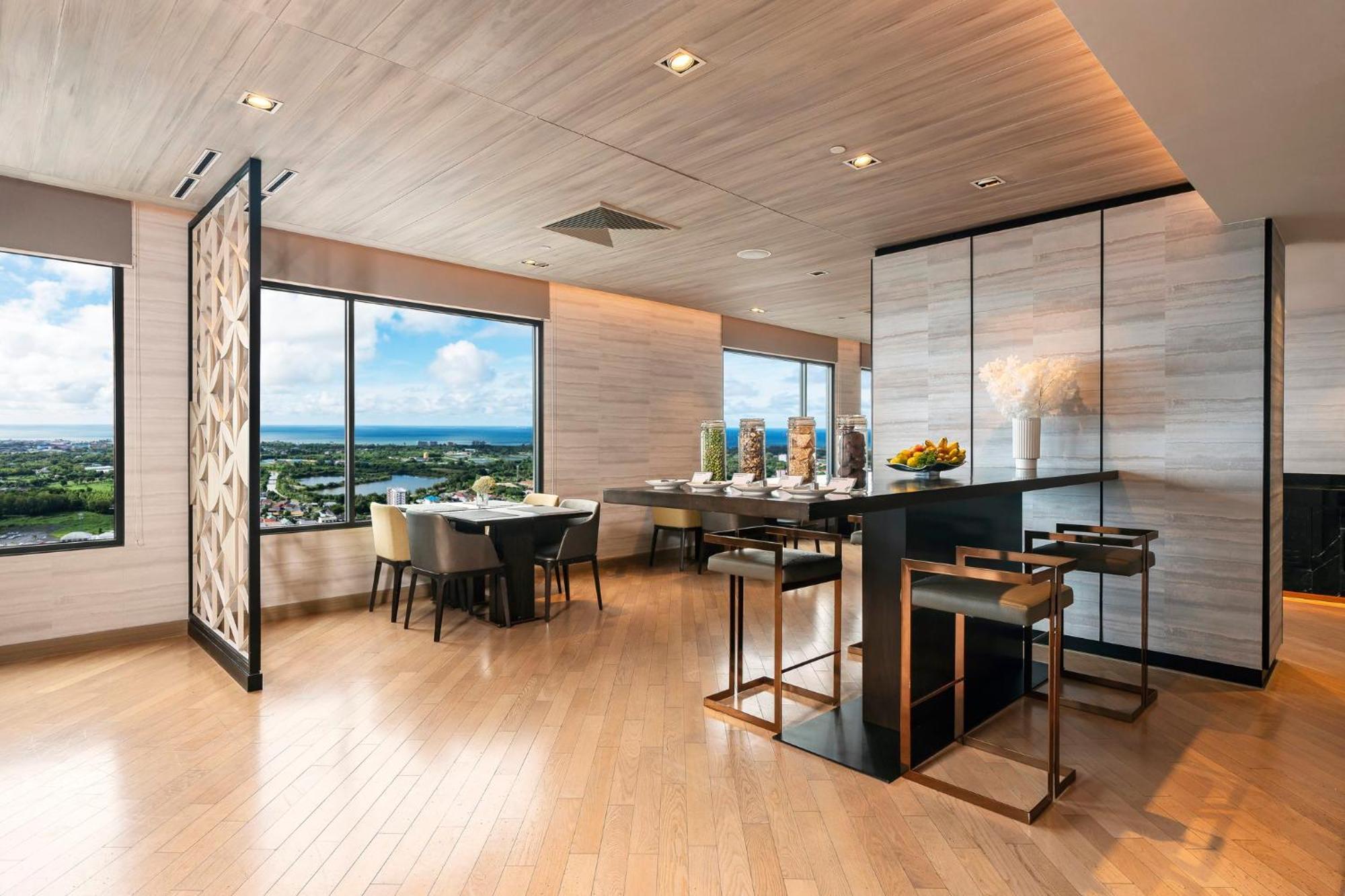 Holiday Inn & Suites Rayong City Centre By Ihg Exteriör bild