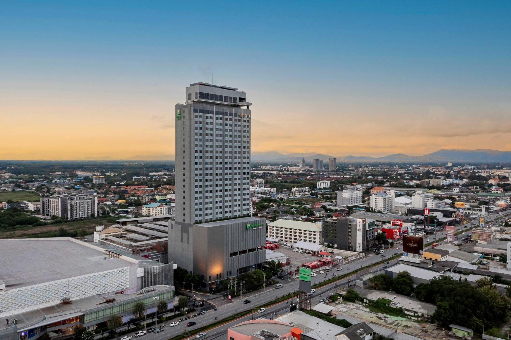 Holiday Inn & Suites Rayong City Centre By Ihg Exteriör bild
