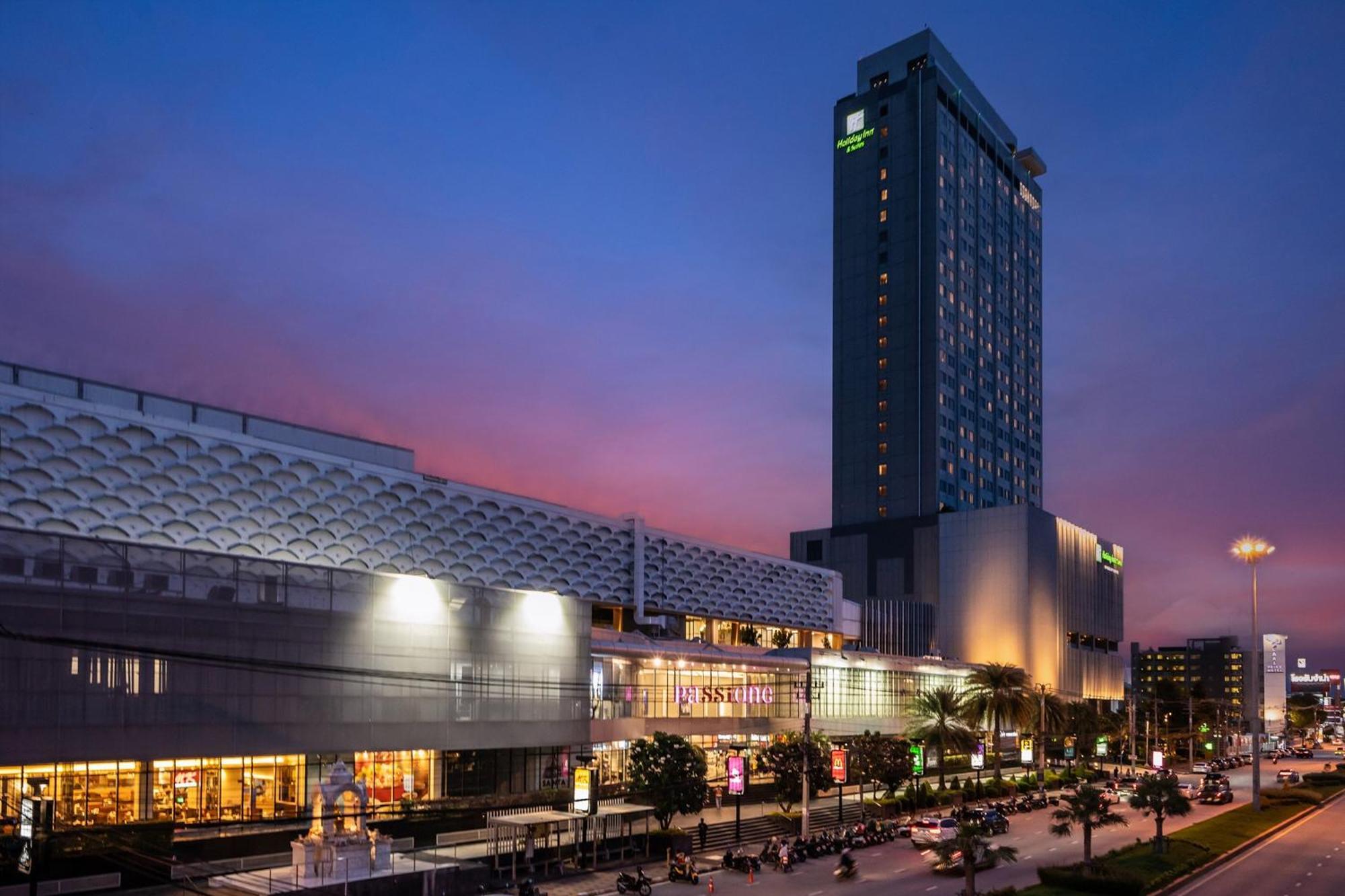 Holiday Inn & Suites Rayong City Centre By Ihg Exteriör bild