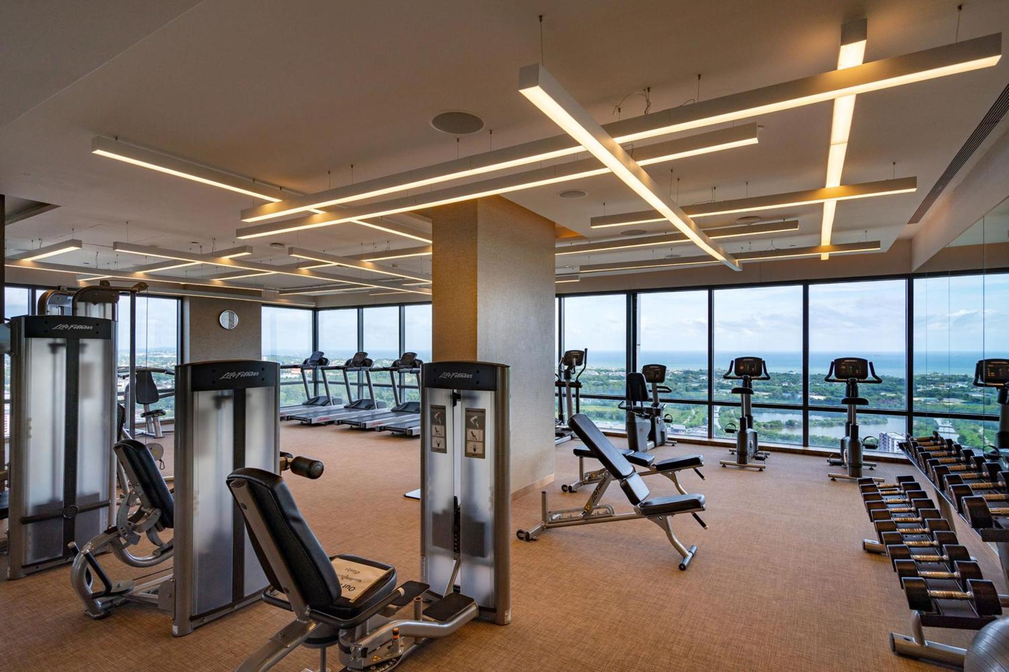 Holiday Inn & Suites Rayong City Centre By Ihg Exteriör bild