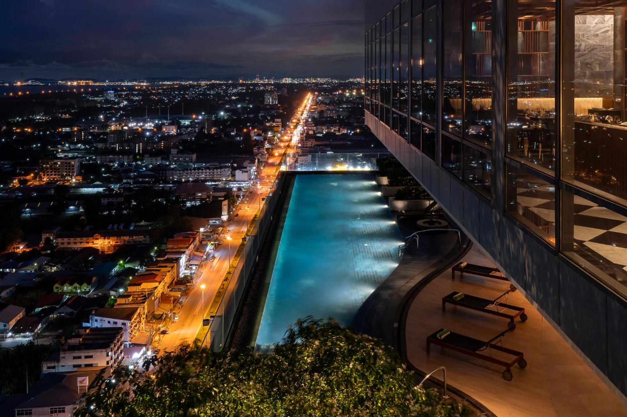 Holiday Inn & Suites Rayong City Centre By Ihg Exteriör bild