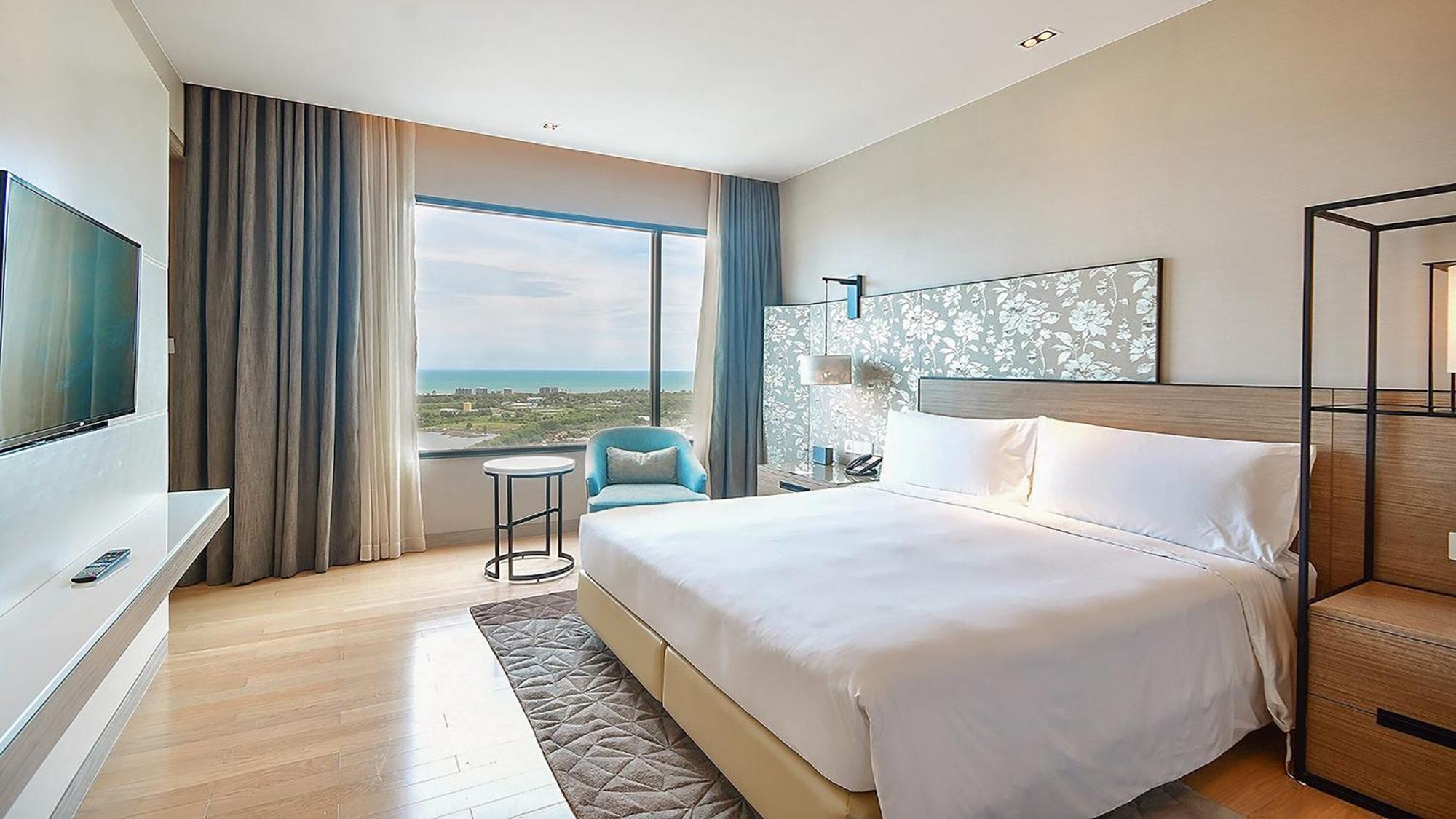 Holiday Inn & Suites Rayong City Centre By Ihg Exteriör bild