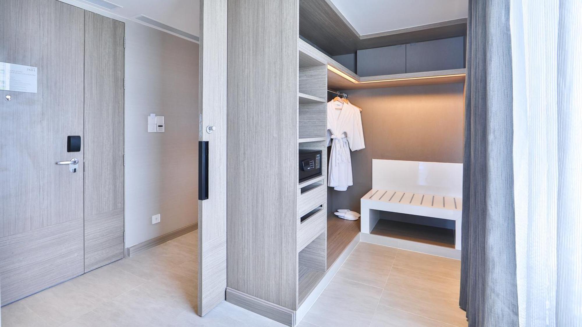 Holiday Inn & Suites Rayong City Centre By Ihg Exteriör bild