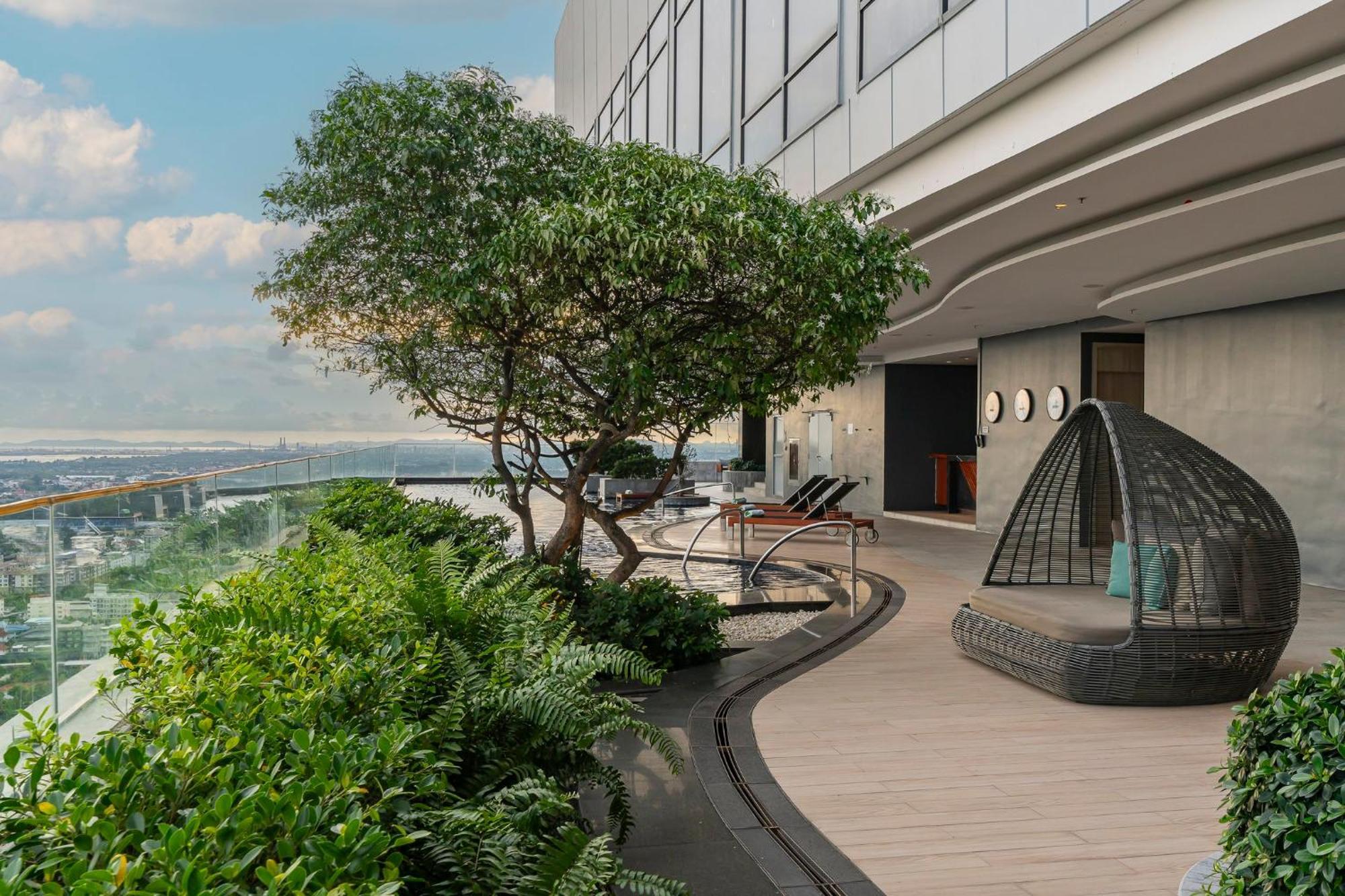 Holiday Inn & Suites Rayong City Centre By Ihg Exteriör bild