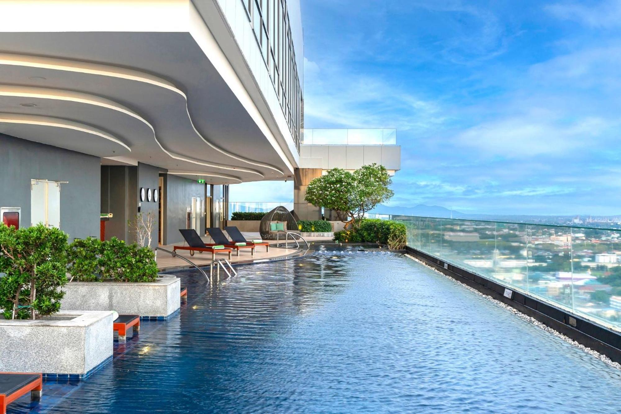 Holiday Inn & Suites Rayong City Centre By Ihg Exteriör bild